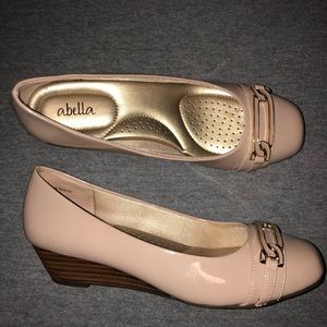 Perfect Wedge for the Office!